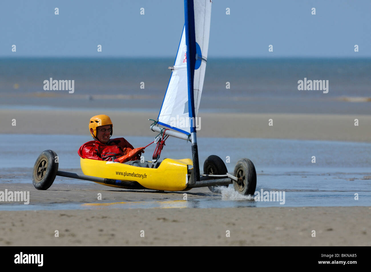 Char à voile / char à voile / char à voile sur la plage de De Panne,  Belgique Photo Stock - Alamy