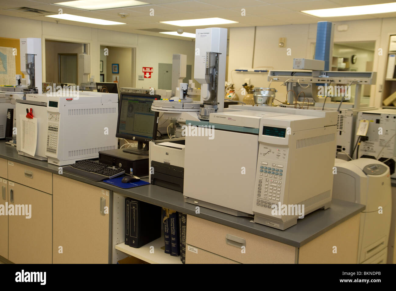 Chromatographe à gaz machines utilisées pour tester divers échantillons de preuves médico-légales. Nebraska State patrol Crime Lab. Banque D'Images