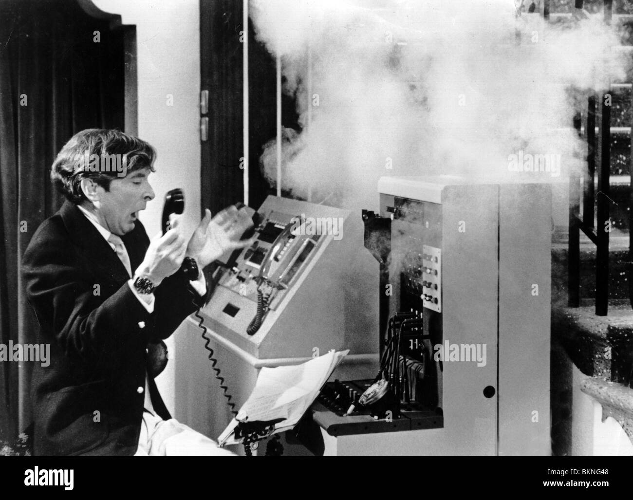 Continuer sur l'étranger (1972) KENNETH WILLIAMS 001P de l'ARC Banque D'Images