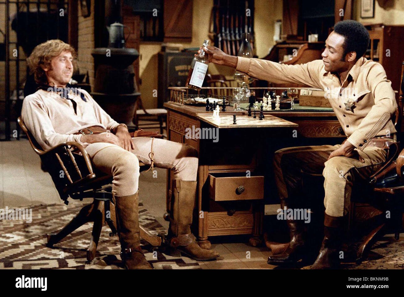 BLAZING SADDLES (1974) CLEAVON LITTLE, GENE WILDER MEL BROOKS (DIR) AD 002 Banque D'Images