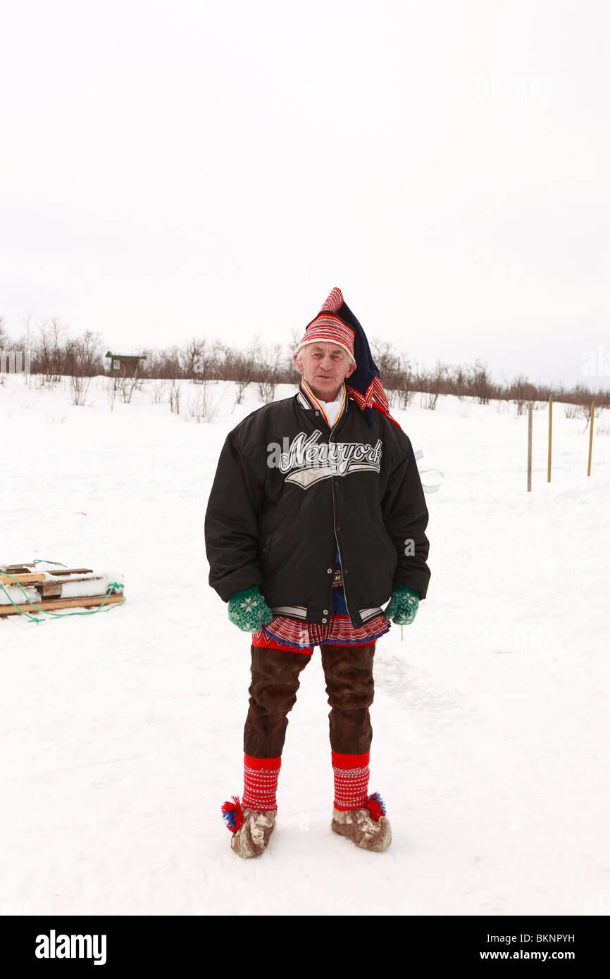 L'homme au same locaux Pâques Saami Festival tenu à Kautokeino dans Finnmarksvidda en Norvège Banque D'Images