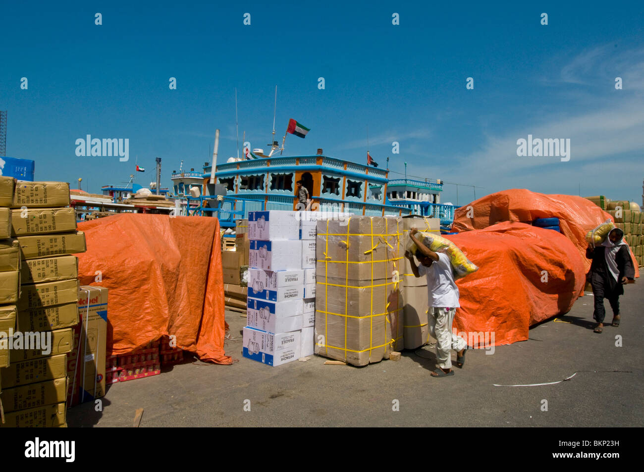 Port de Sharjah Emirats Arabes Unis , bonne attente pour être exporté en Iran, Soudan, Ethiopie et d'autres pays Banque D'Images