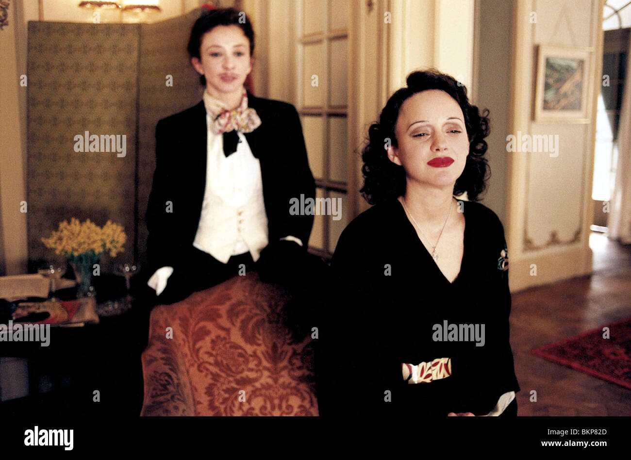 LA VIE EN ROSE (2007) LA MOME (ALT) EDITH PIAF (ALT) LA VIE PASSIONNÉE D'EDITH PIAF (ALT) Marion COTILLARD LAMM 001-02 Banque D'Images