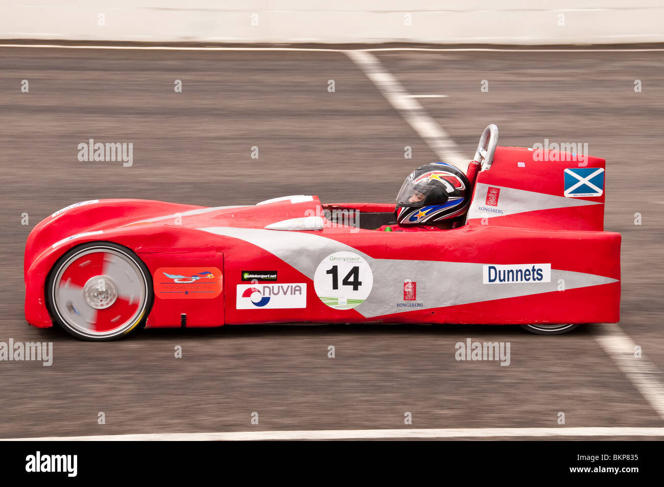 Course de voiture électrique dans le championnat Greenpower à Goodwood Sussex UK Banque D'Images