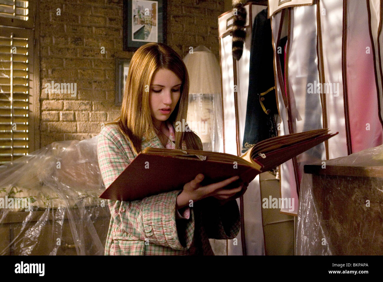 NANCY DREW (2007) Nancy Drew : LE MYSTÈRE À HOLLYWOOD HILLS (ALT) EMMA ROBERTS, Andrew Fleming (DIR) 001-29 NANC Banque D'Images