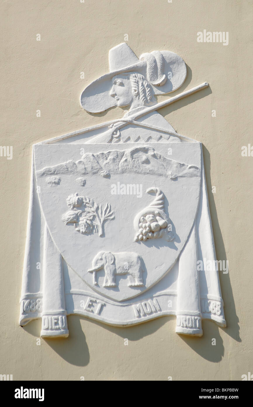 Armoiries sur un mur à Franschhoek, Province de Western Cape, Afrique du Sud. Banque D'Images