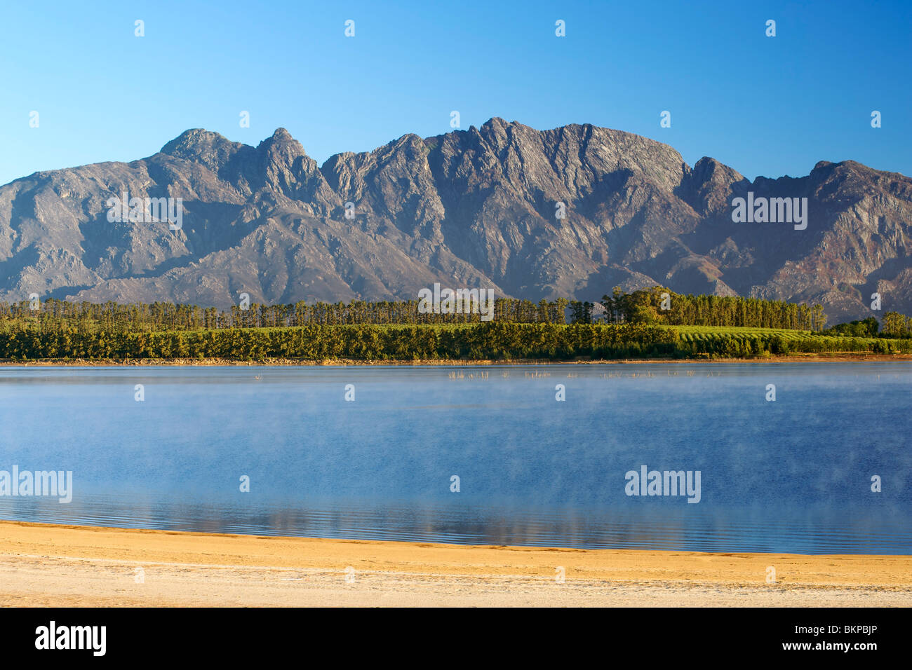 Voir l'aube de Theewaterskloof barrage, Province de Western Cape, Afrique du Sud. Banque D'Images
