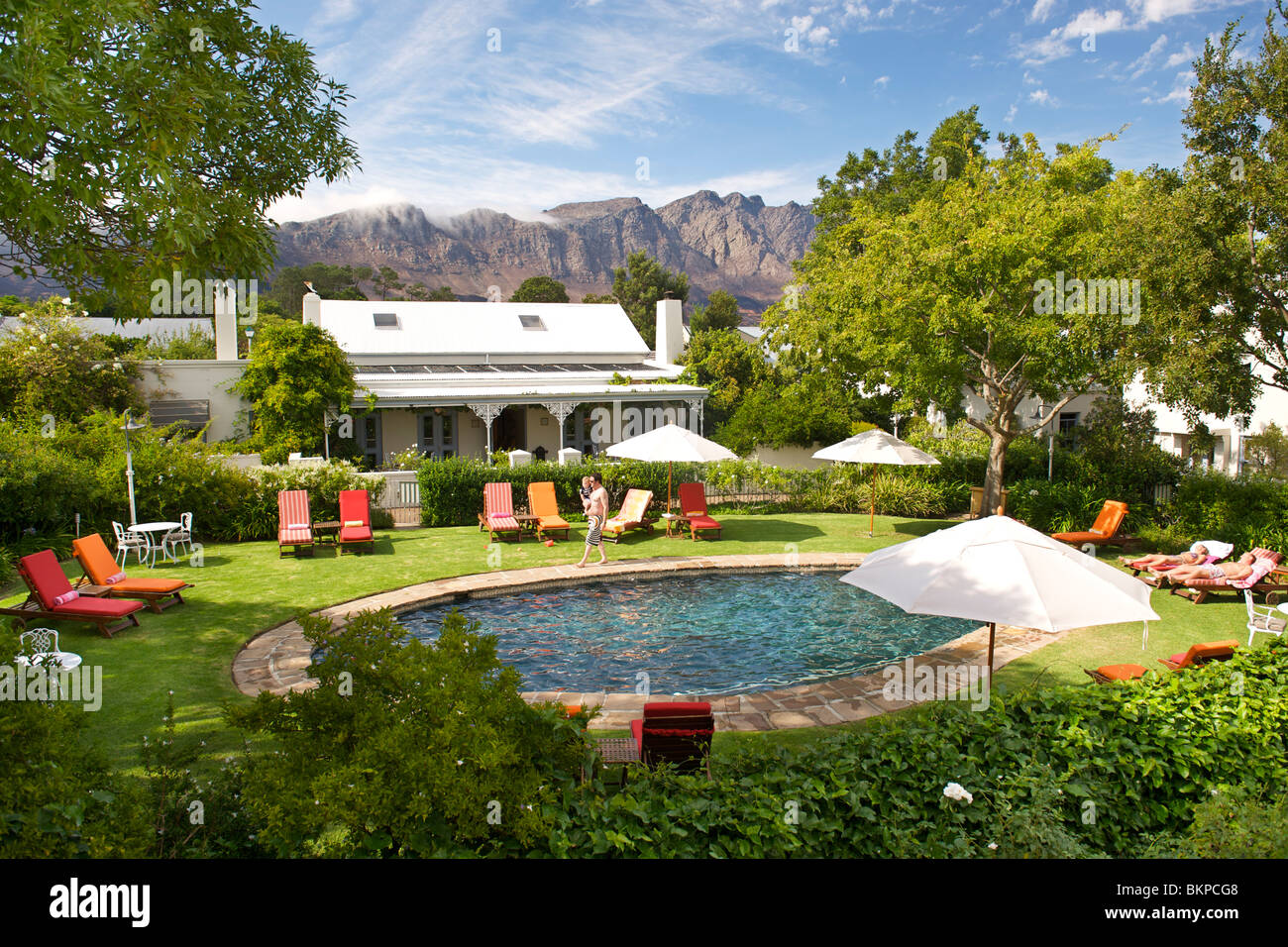Vue de la piscine de l'hôtel Le Quartier Francais, Franschhoek, Province de Western Cape, Afrique du Sud. Banque D'Images