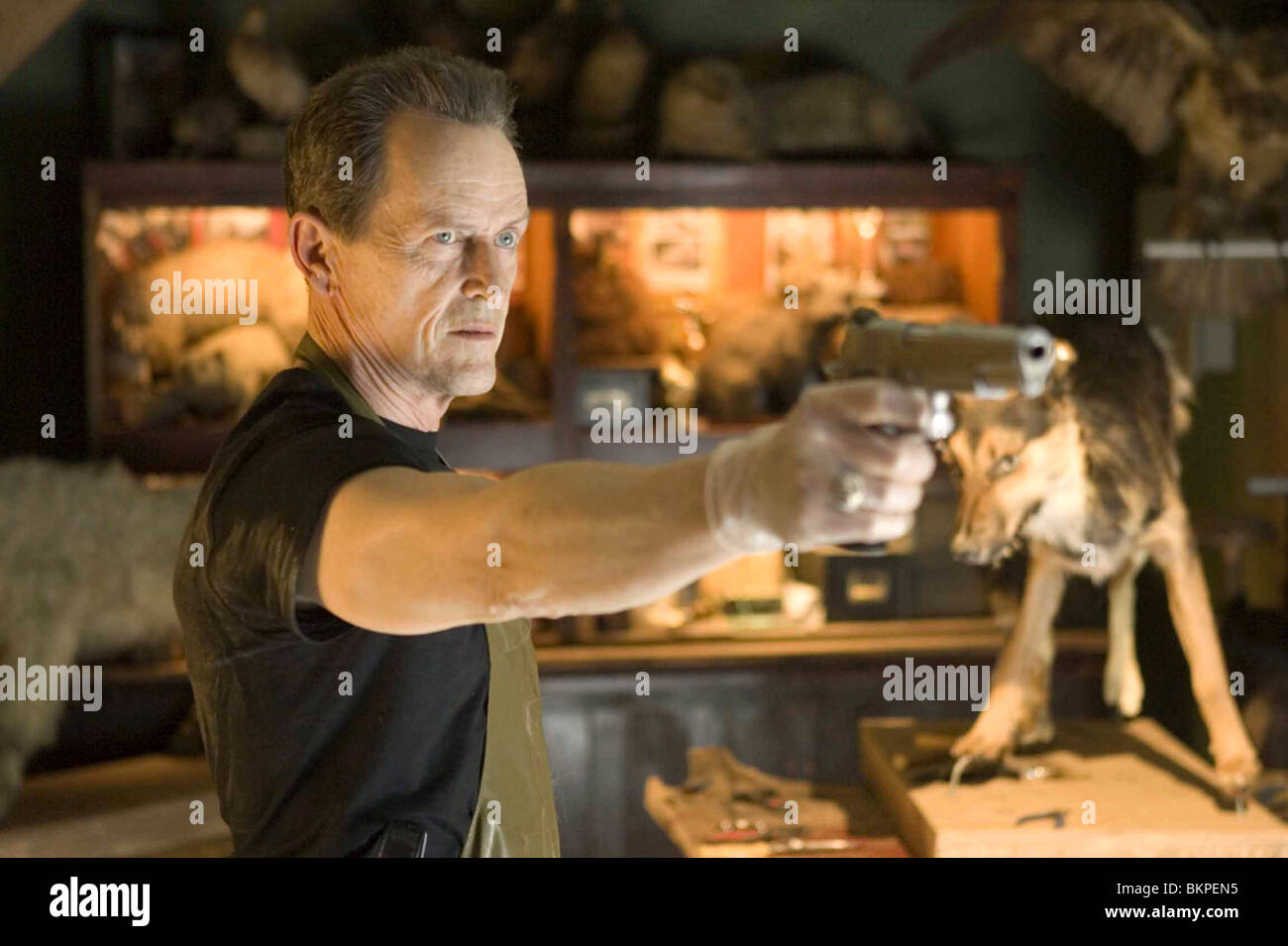 SHOOT 'em up (2007) STEPHEN MCHATTIE MICHAEL DAVIS (DIR) SEMU 001 Banque D'Images