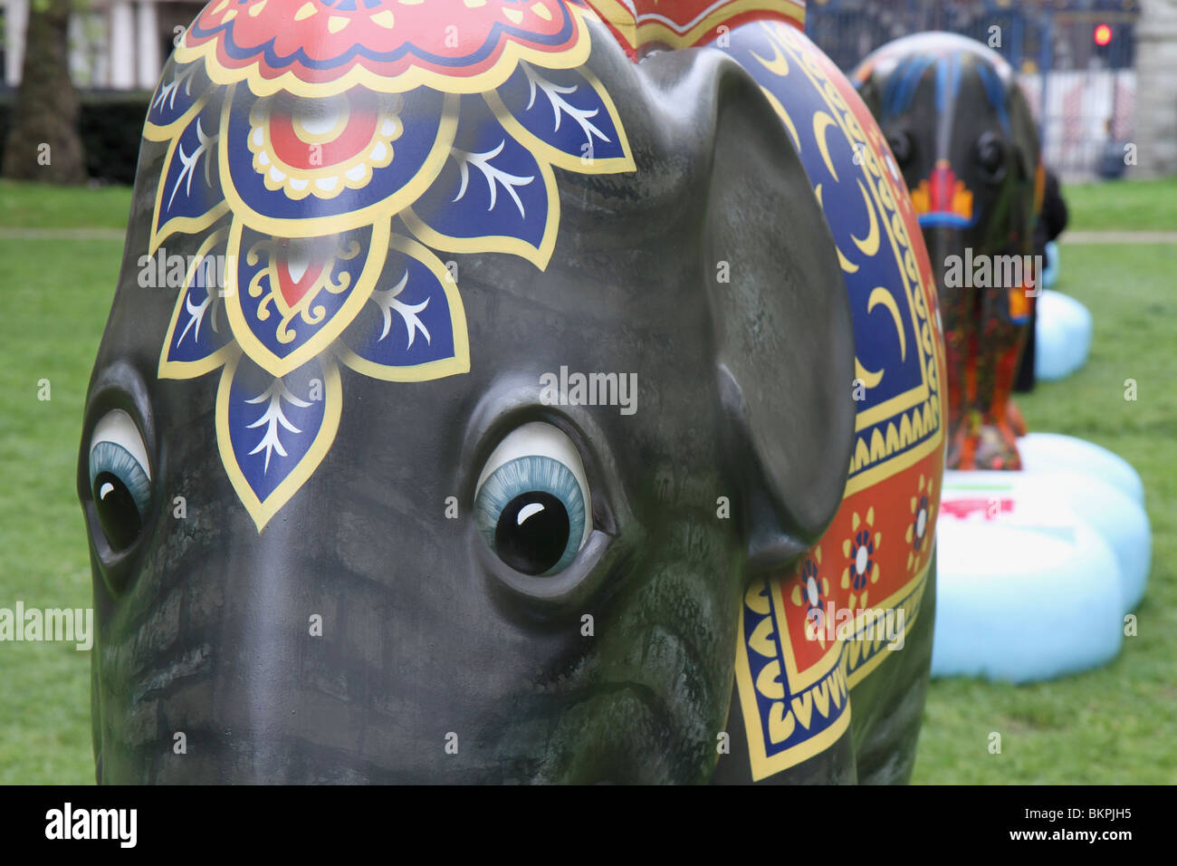 Close up of décoré Elephant Parade 2010 dans la famille Green Park à Londres, en Angleterre. Banque D'Images