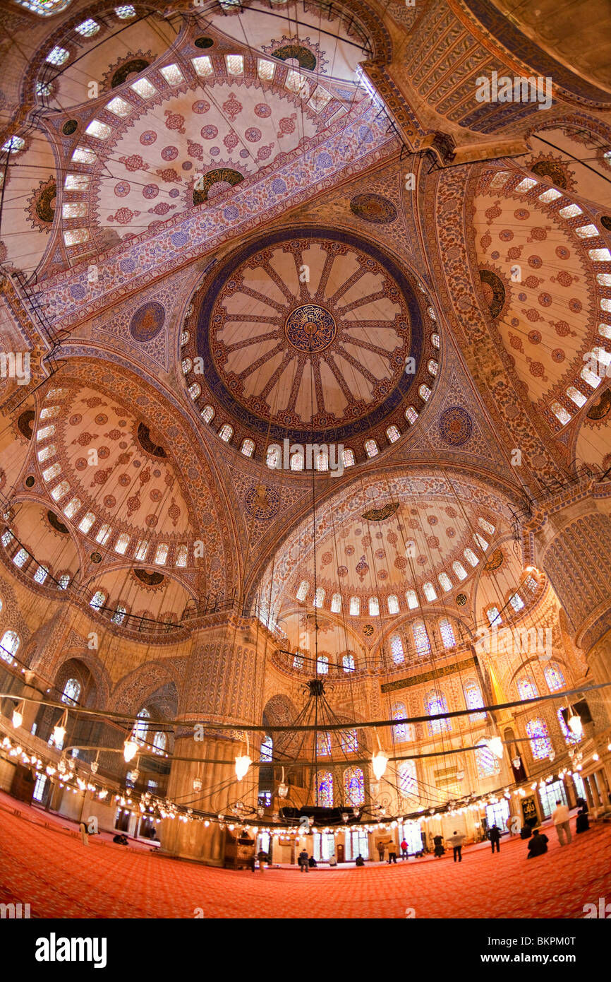 Intérieur de la Mosquée Bleue (Mosquée Sultan Ahmed) à Istanbul, Turquie. Banque D'Images