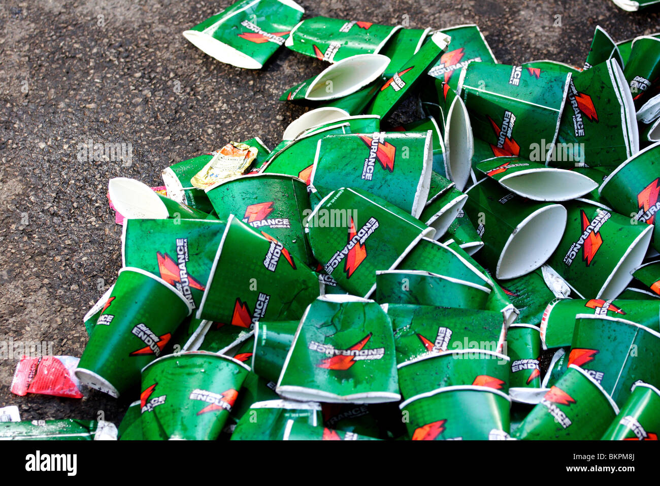 MARATHON DE CHICAGO ; l'énergie VIDE VERRE TASSES Banque D'Images