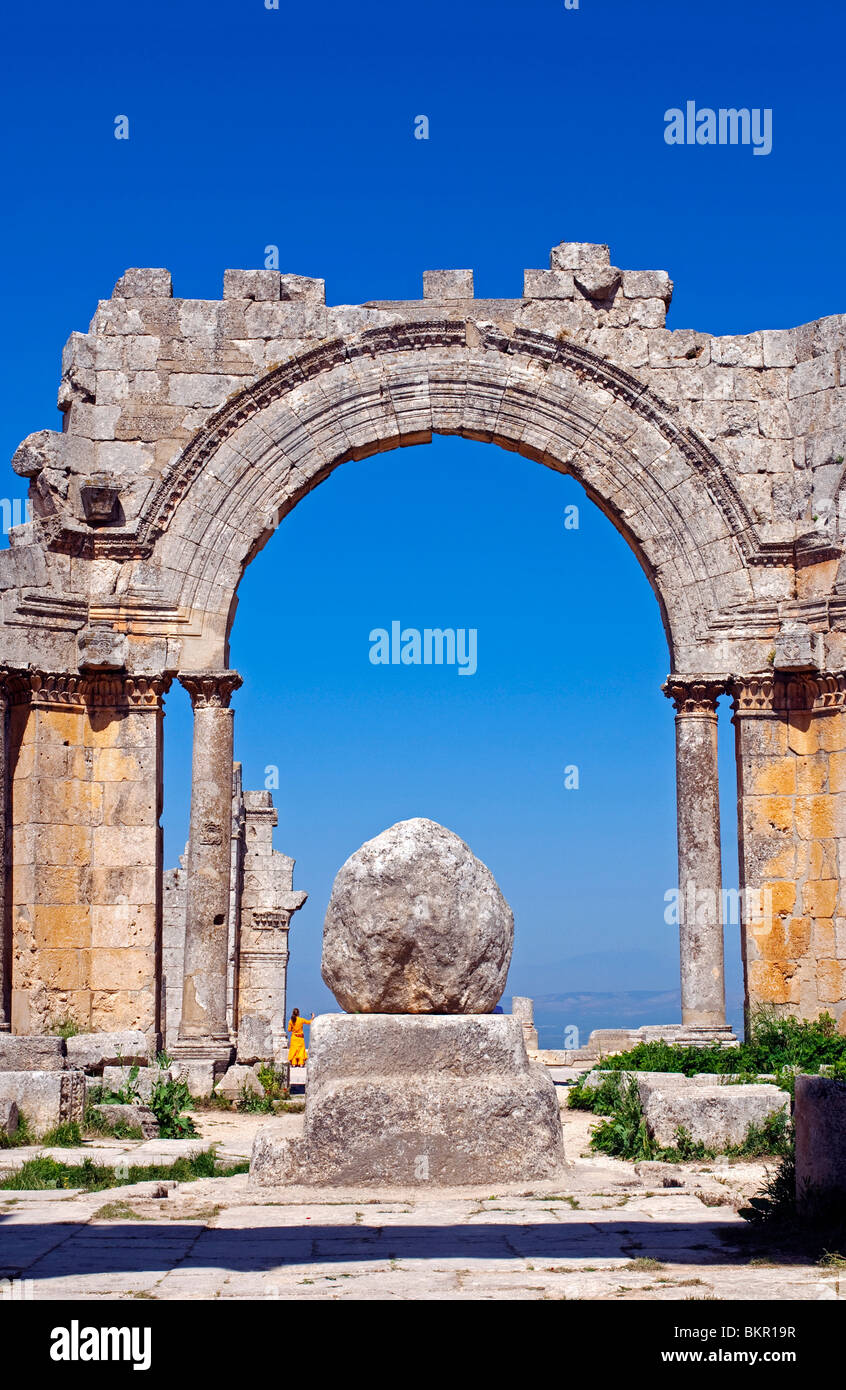 La Syrie, Alep. L'église de St Siméon. La base de la colonne, sur laquelle St Siméon le stylite a siégé pendant 37 ans. Banque D'Images