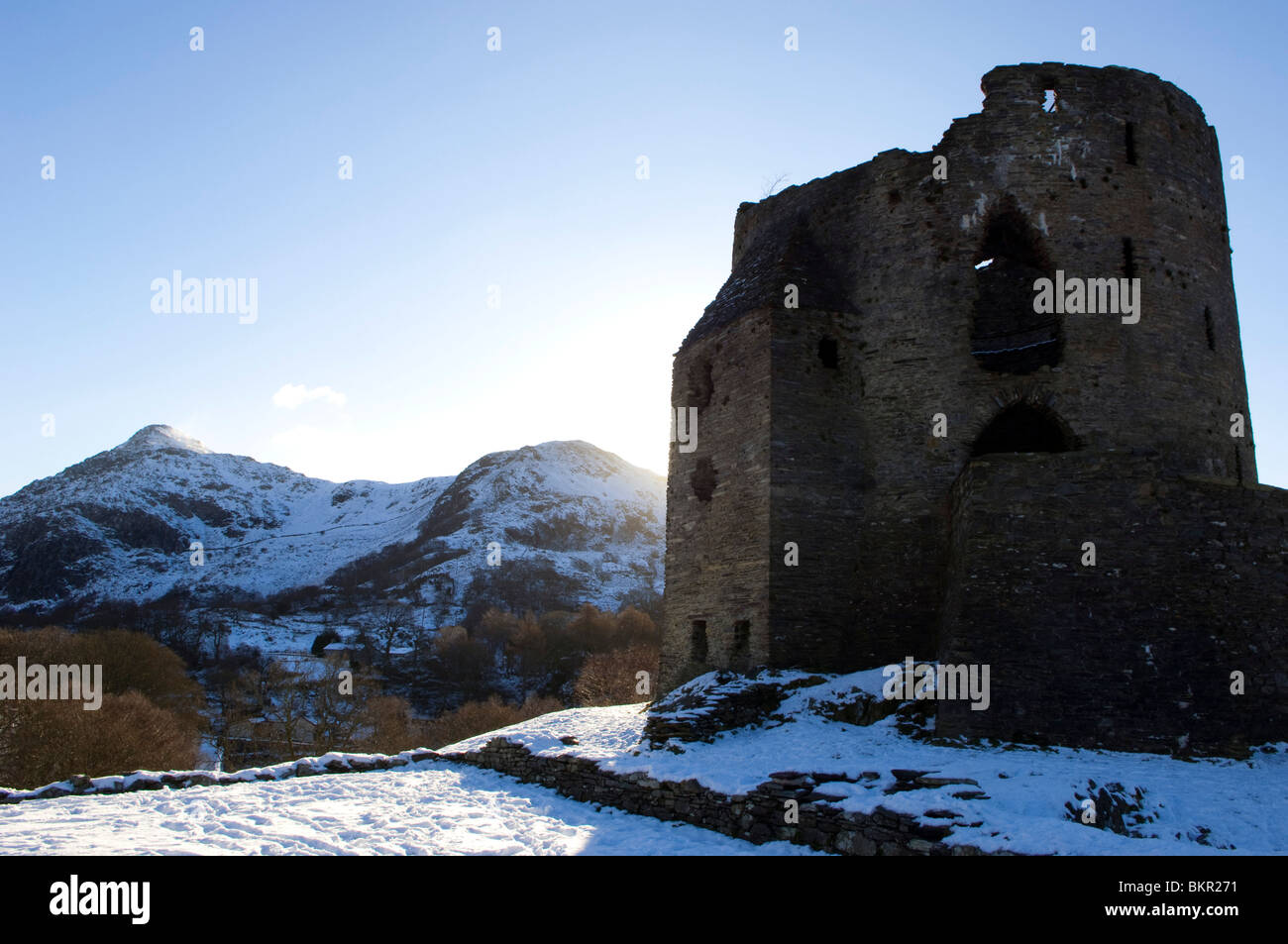 Pays de Galles, Gwynedd, Snowdonia. Château de Dolbadarn un des grands châteaux construits par les princes gallois dans le 13e C Banque D'Images