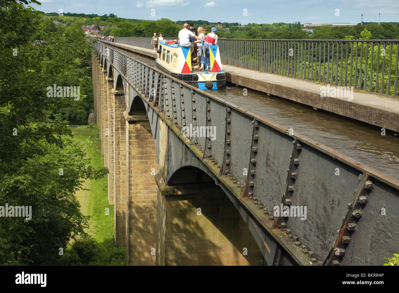 Aqueduc de Pontcysyllte, Pays de Galles avec canal barge crossing Banque D'Images