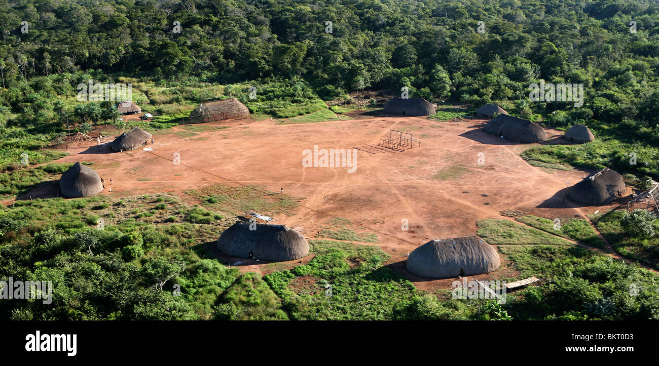 Les autochtones autochtones vue aérienne amazone nord américains d'apparence anthropologie congénital bird voir Brésil BRA Banque D'Images