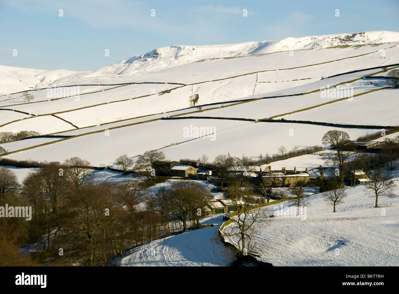 Le Kinder du Scoutisme en hiver, le plateau de la Montagne de la Famine, près de Hayfield, Peak District, Derbyshire, Angleterre, RU Banque D'Images