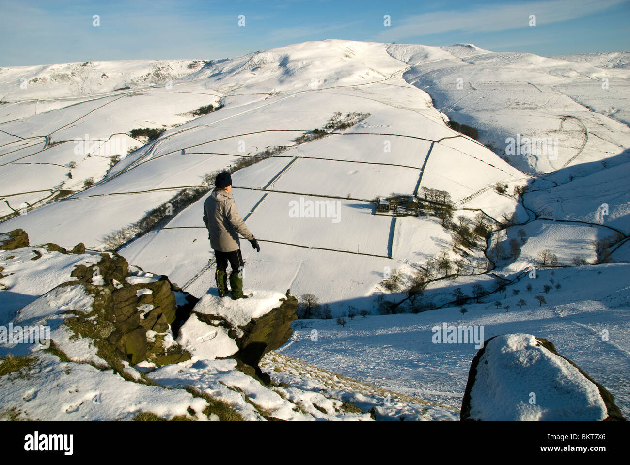 Le Kinder du Scoutisme en hiver, le plateau de la Montagne de la Famine, près de Hayfield, Peak District, Derbyshire, Angleterre, RU Banque D'Images