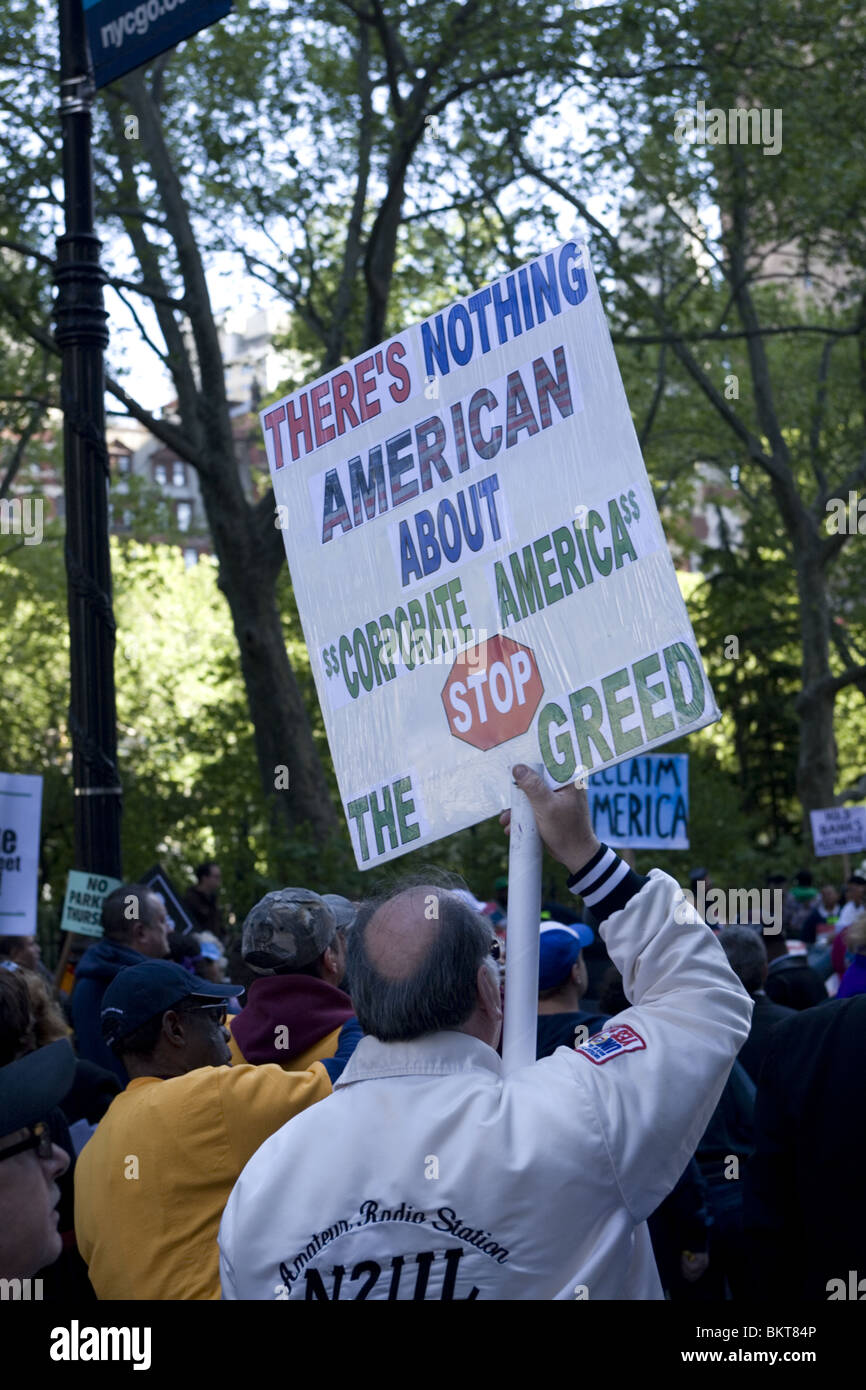 AFL-CIO et d'autres syndicats membres mars à Wall Street et de bons emplois exigeant que les banques et Wall Street paient leur juste part Banque D'Images