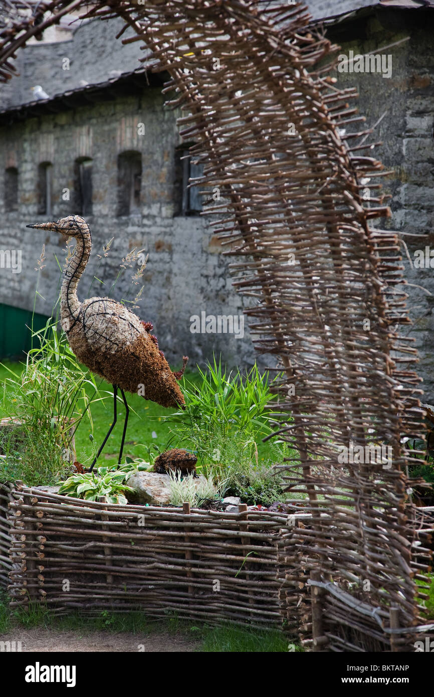Fragment de décoration de jardin topiaire Stork. Banque D'Images