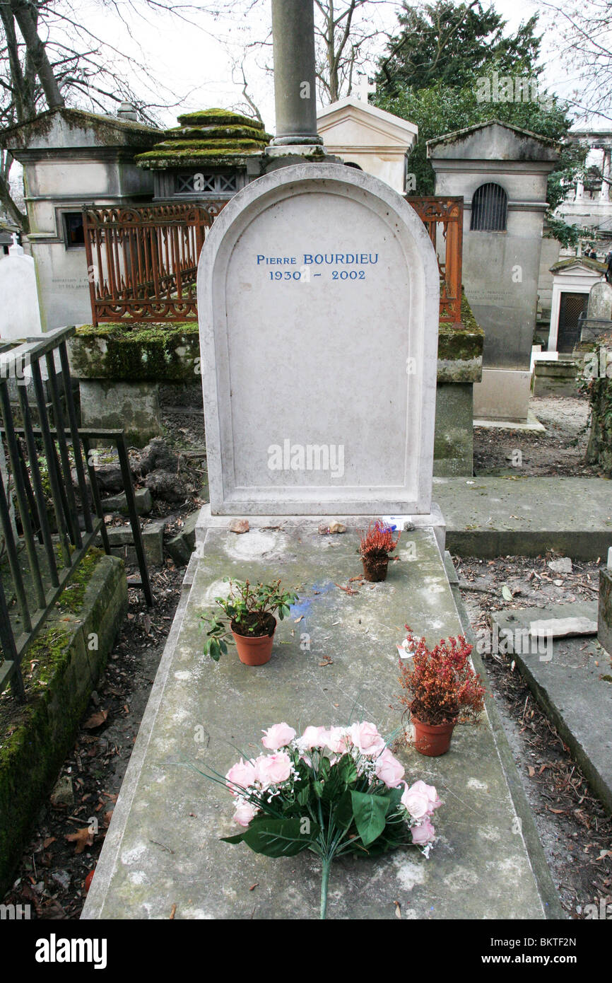 Tombeau de Pierre Bourdieu dans Cimetière du Père Lachaise, Paris, France. Banque D'Images