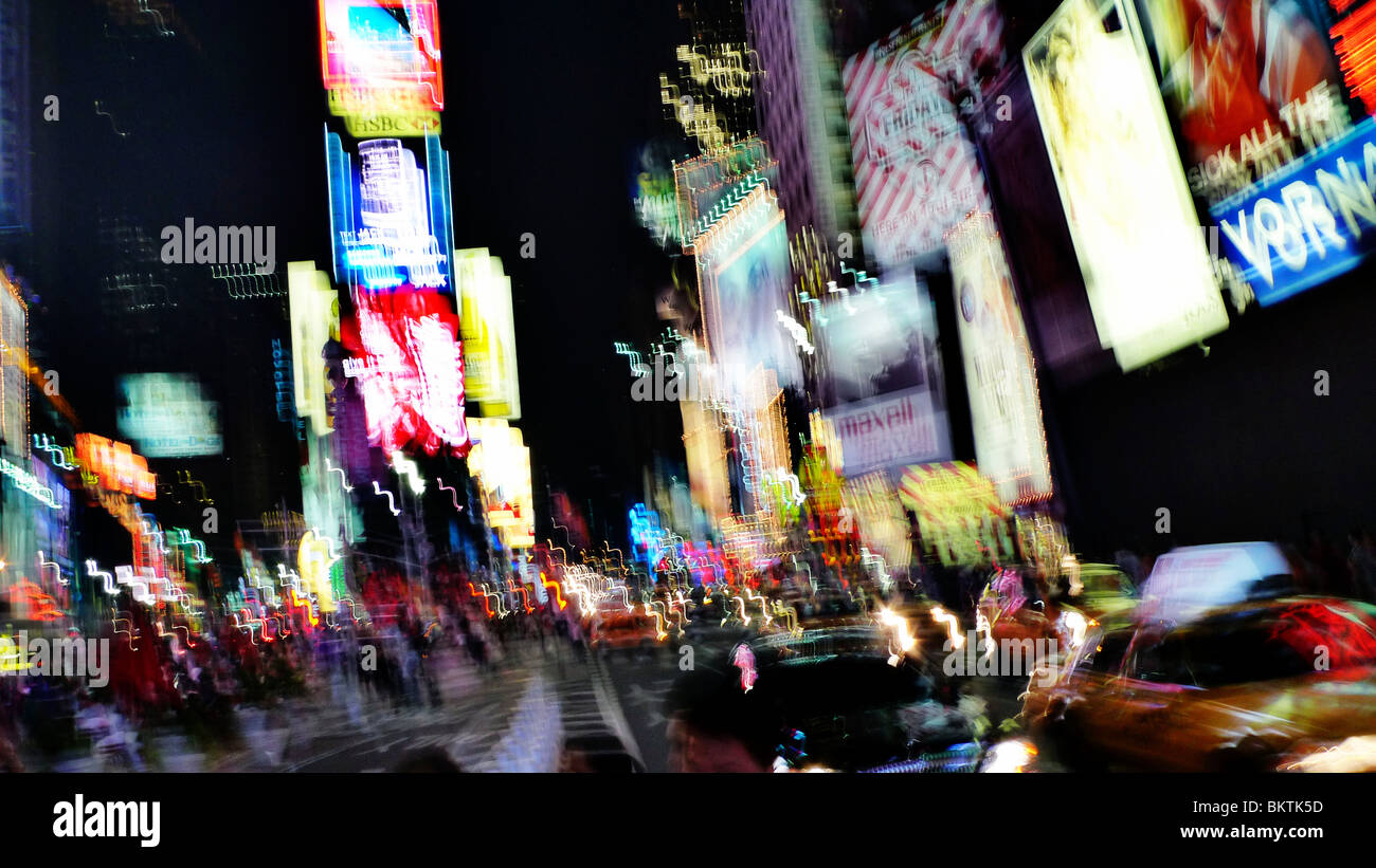 Feux de flou du centre-ville de Times Square, New York City, USA. Banque D'Images