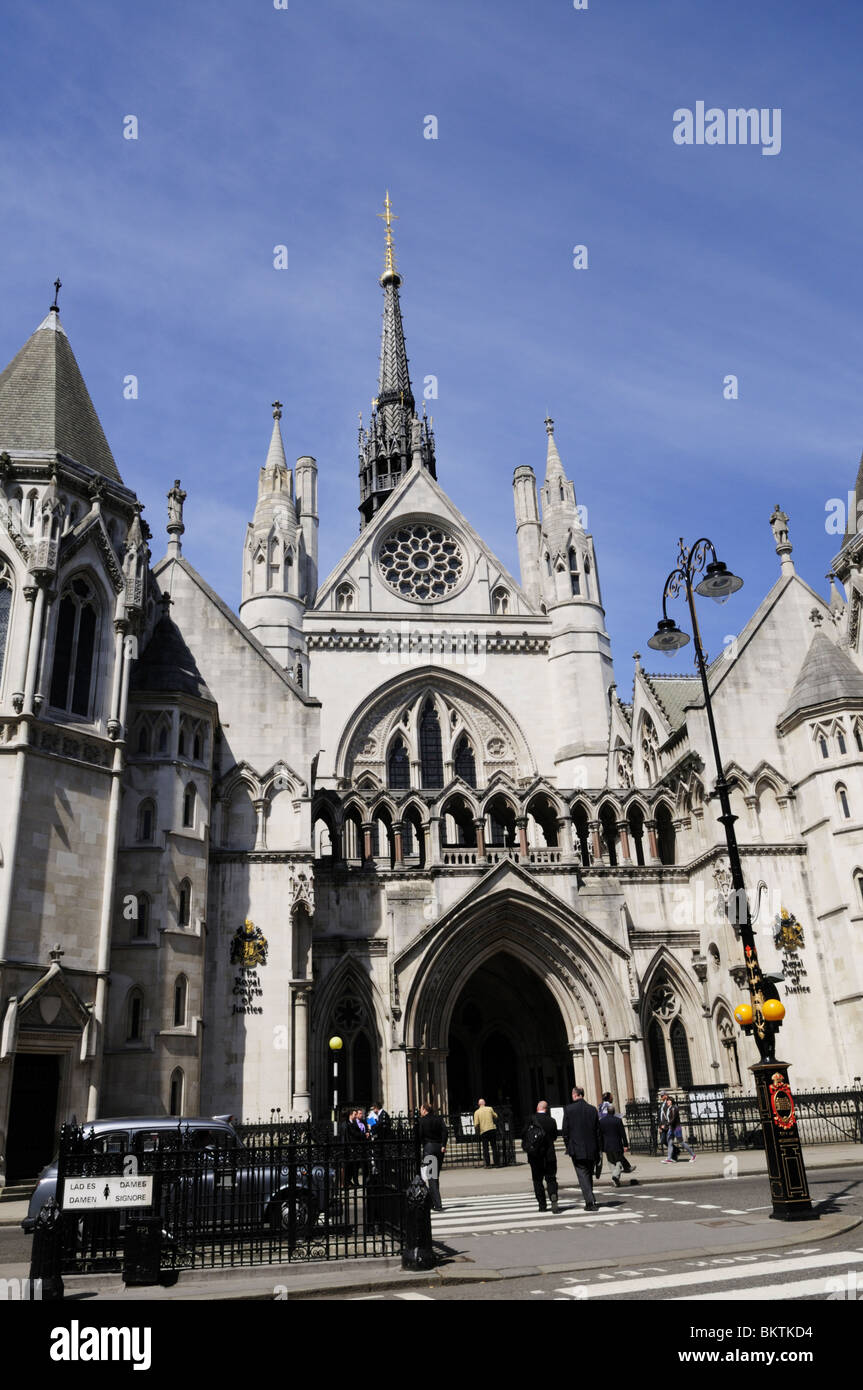 La Royal Courts of Justice Building, The Strand, London, England, UK Banque D'Images