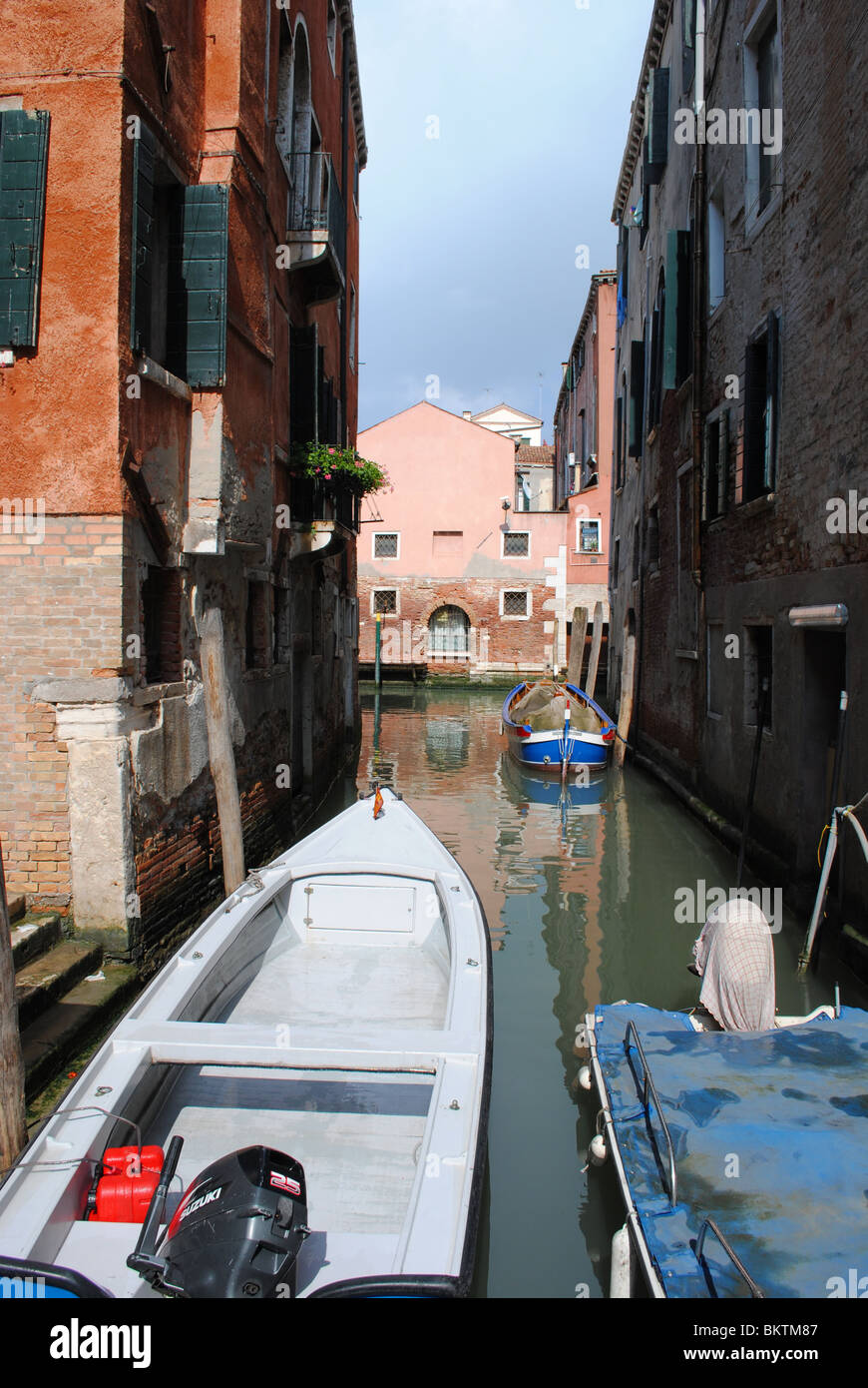 Canal et bateaux, Venise, Italie Banque D'Images