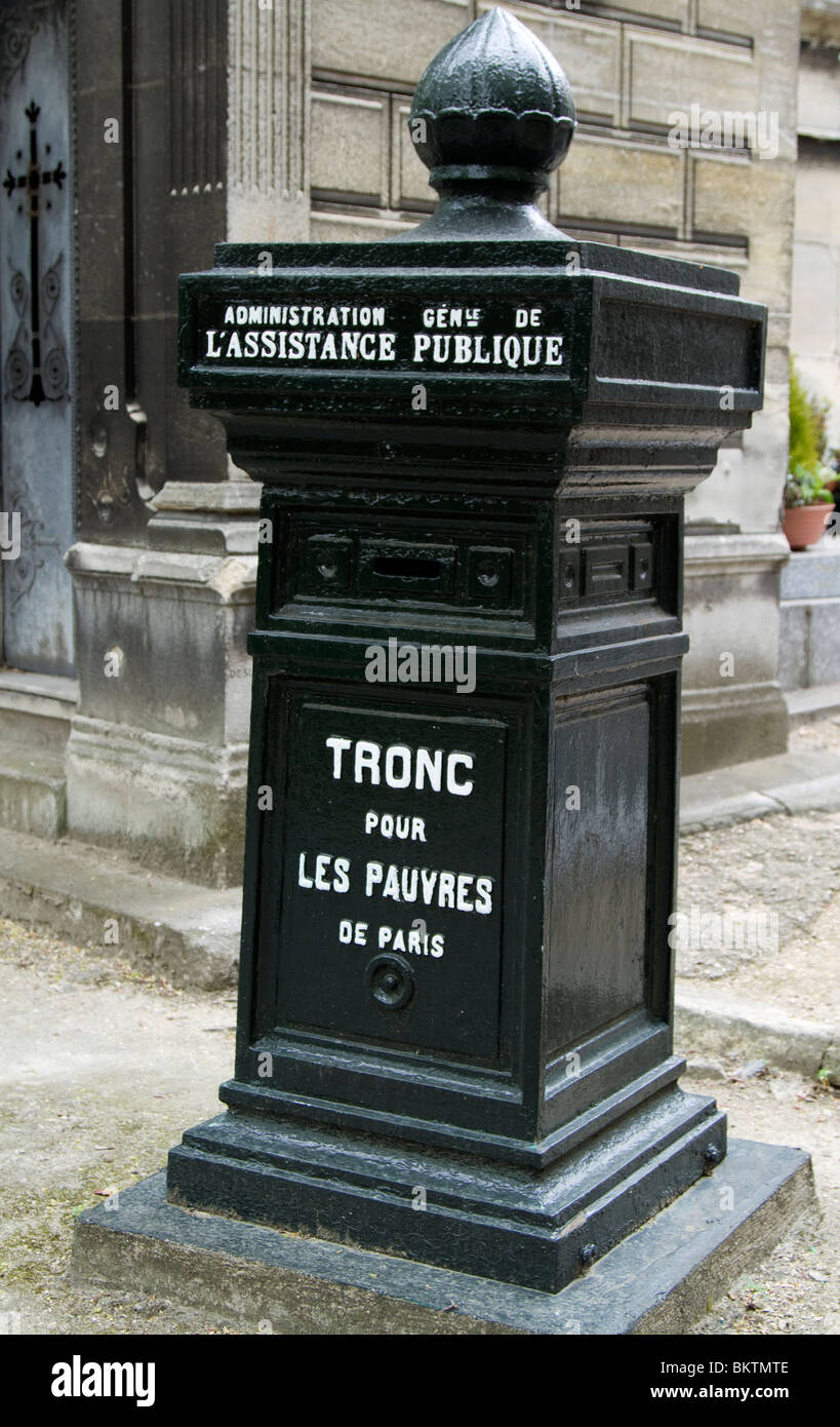 Appel de la police fort à Montmartre, cimetière de Paris Banque D'Images