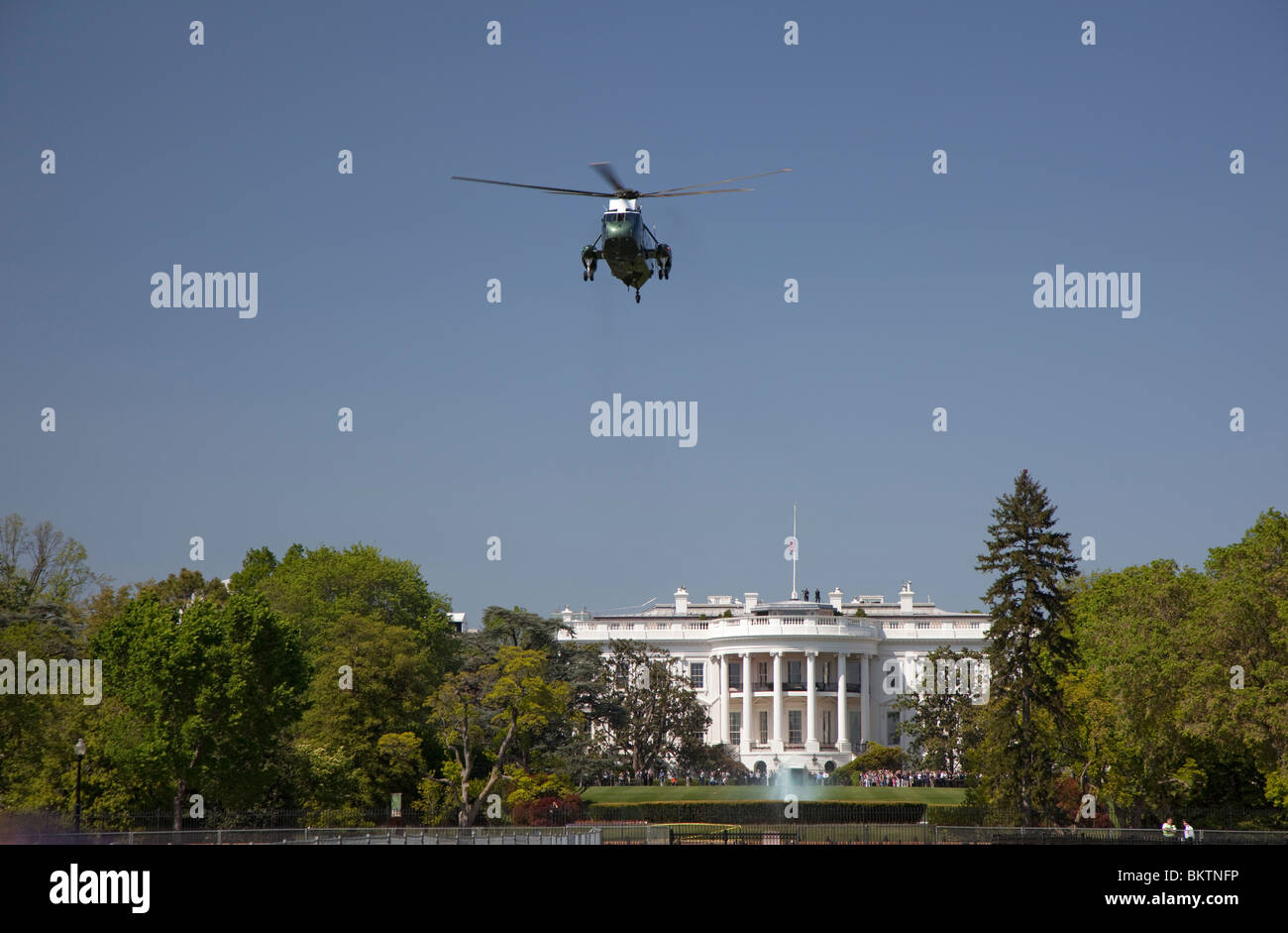 Washington, DC - Marine Un hélicoptère décolle de la Maison Blanche pelouse sud. Banque D'Images