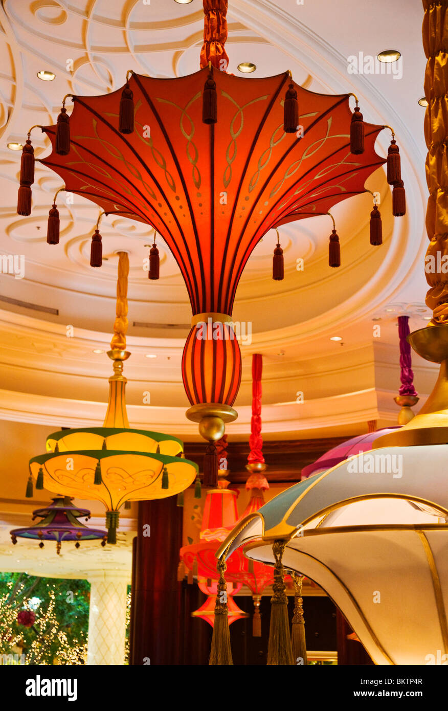 Type de fantaisie d'éclairage et de parapluies à l'intérieur du WYNN Hotel and Casino - LAS VEGAS, NEVADA Banque D'Images