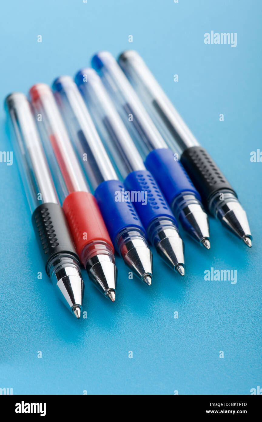 Objet sur bleu - stylo close up Banque D'Images