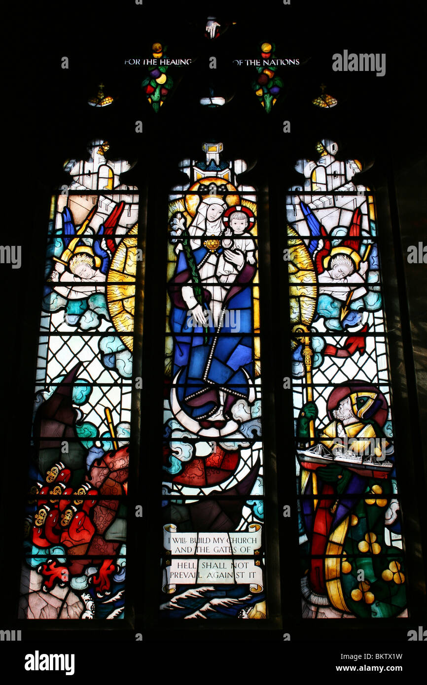 Vitrail dans l'église de Notre-Dame et Saint Nicolas, Liverpool, Royaume-Uni Banque D'Images