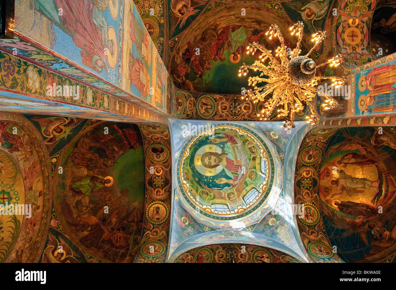 Mosaïques couvrir l'intérieur de l'Église du Sauveur sur le Sang Versé (Khram Spas-na-Krovi), Saint-Pétersbourg, Russie Banque D'Images
