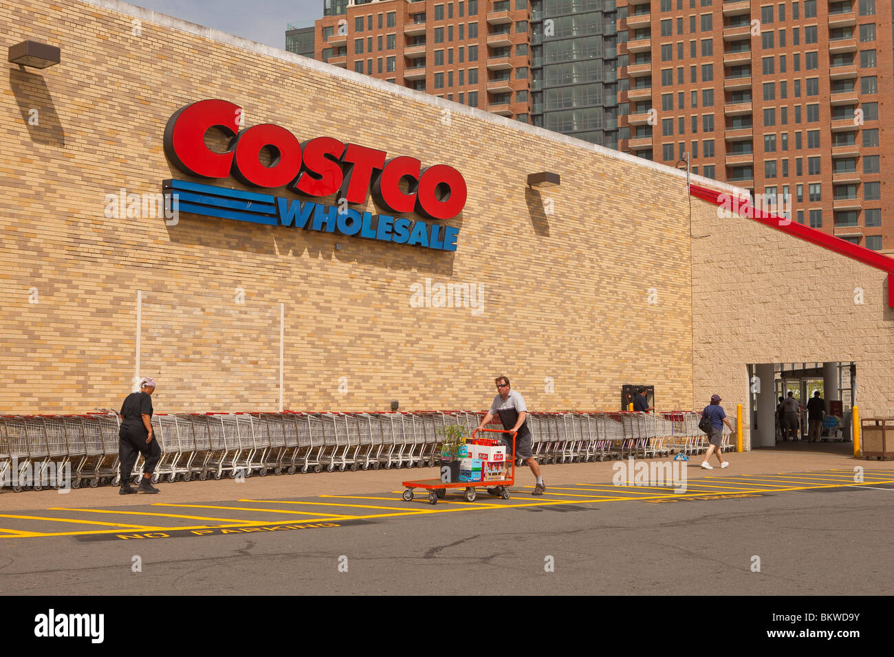 ARLINGTON, VIRGINIA, USA - Costco Wholesale store. Banque D'Images