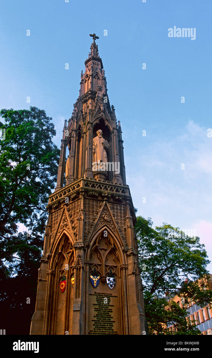 Le Martyr's Memorial, Oxford, Angleterre, commémorant la mort de Nicholas Ridley, Hugh Latimer et Thomas Cranmer en 1555 Banque D'Images