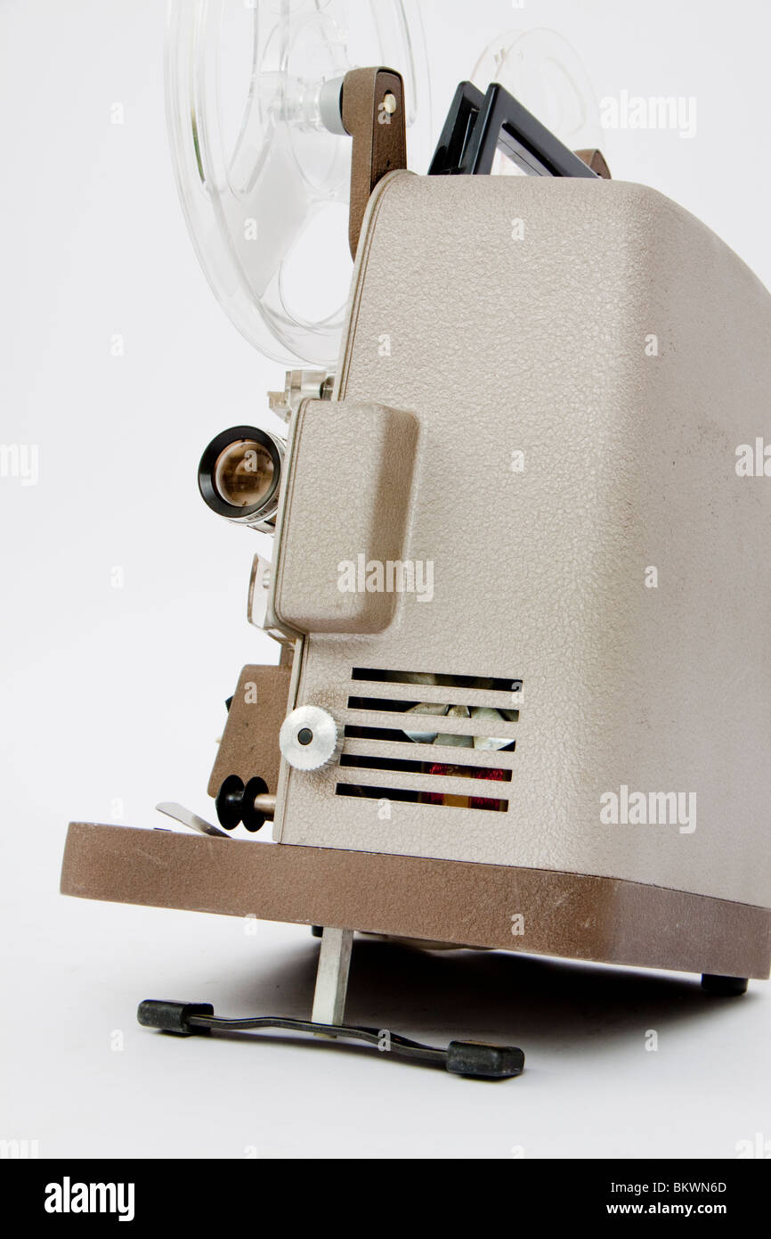 Vintage des années 1960, Bell & Howell 8mm Autoload projecteur de film film  ciné silencieux Photo Stock - Alamy