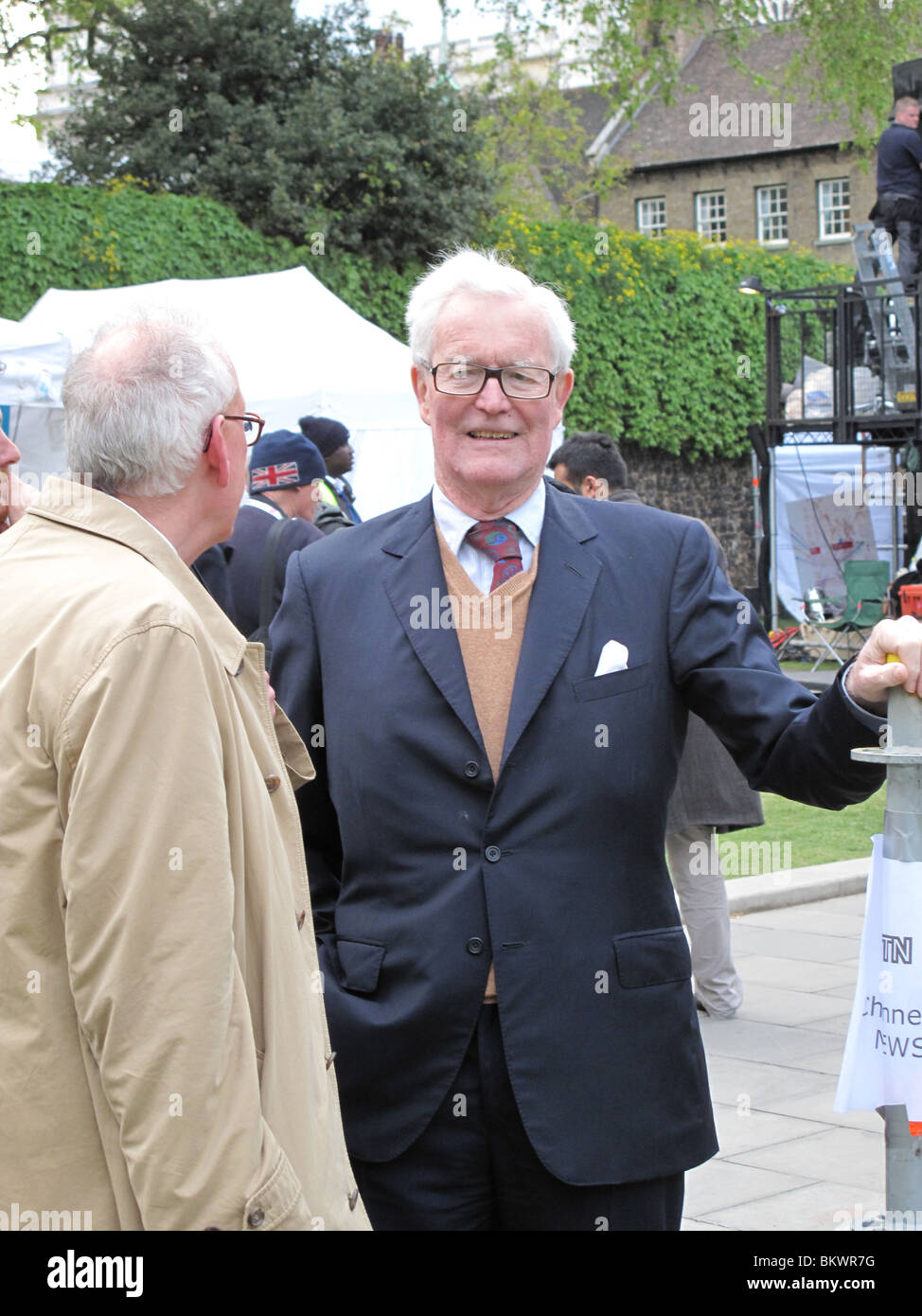 Douglas Hurd Élection générale 2010 Couverture médiatique Le parlement suspendu Banque D'Images