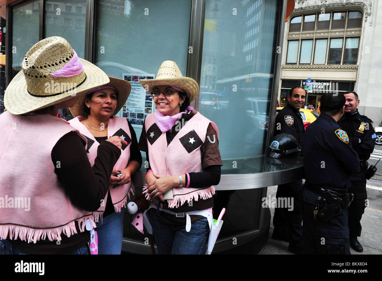 Avoir Images Cowgirls Drole Policiers Hommes Et Femmes L Homme Et La Femme N Y actualisé salutations