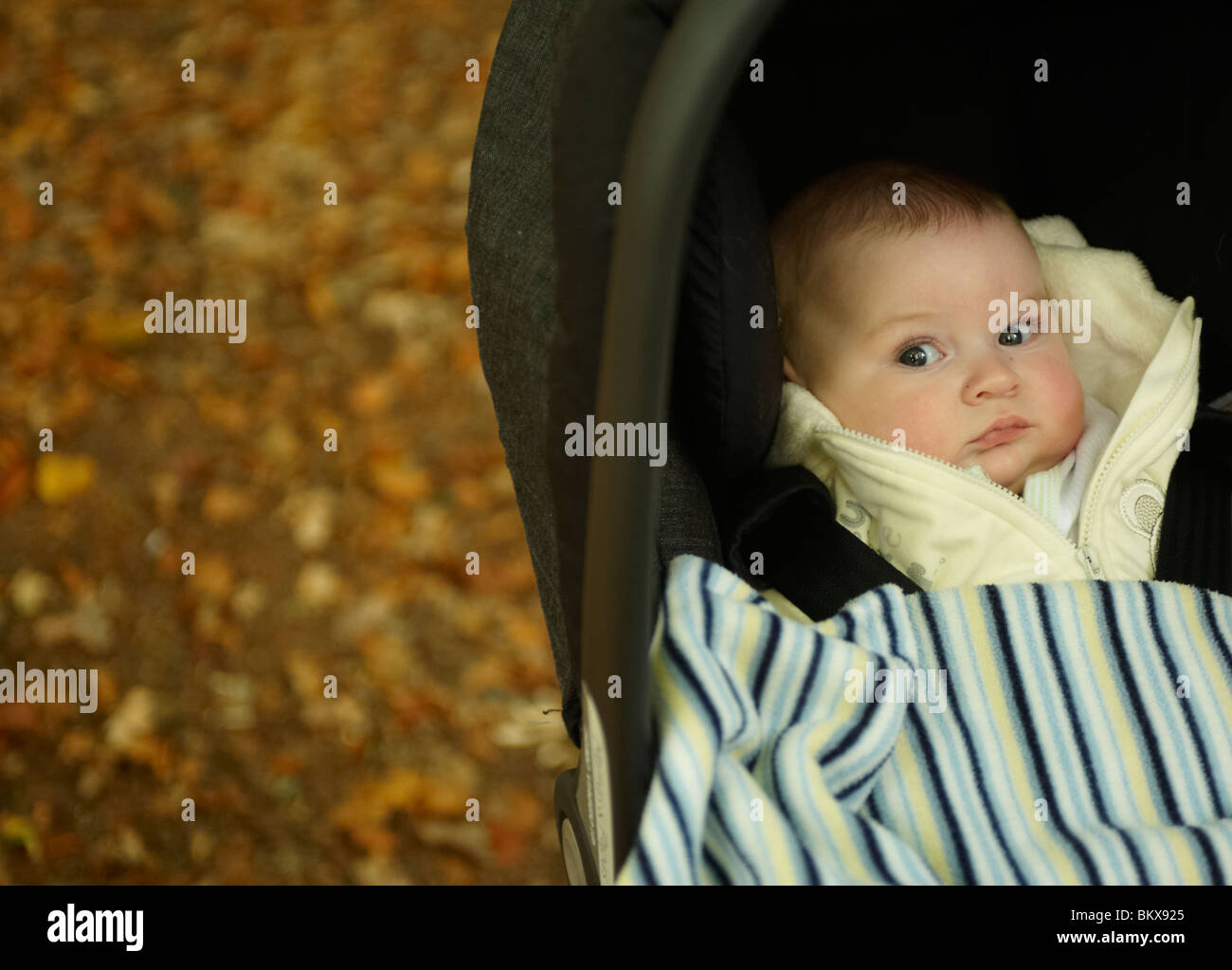 Bebe Nourrisson Enfant Naissance Accouchement Mignon Chauve Nouveau Ne L Hopital Le Garcon Photo Stock Alamy