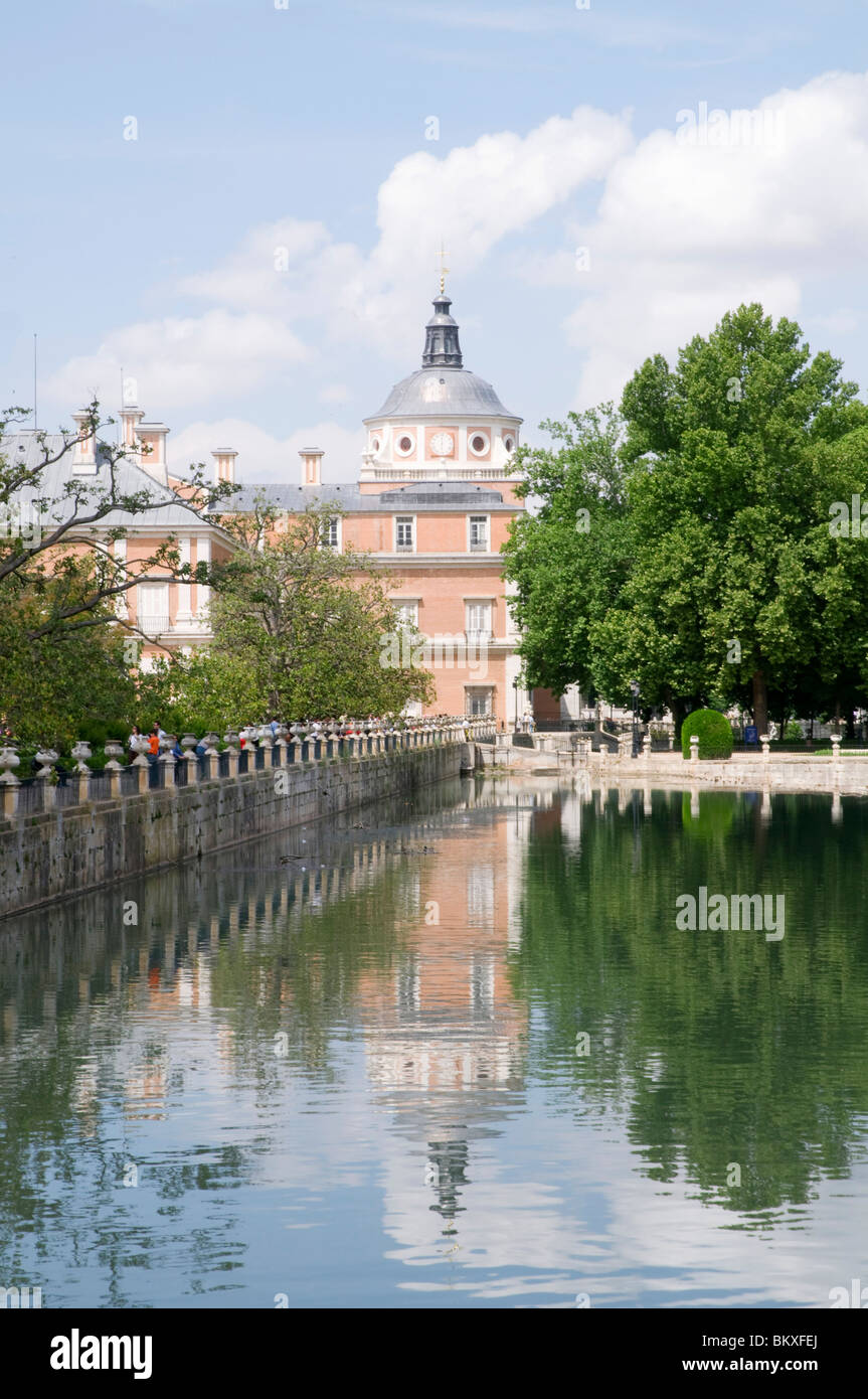 Palais Royal et de la rivière Tajo. Aranjuez, Madrid, province de l'Espagne. Banque D'Images