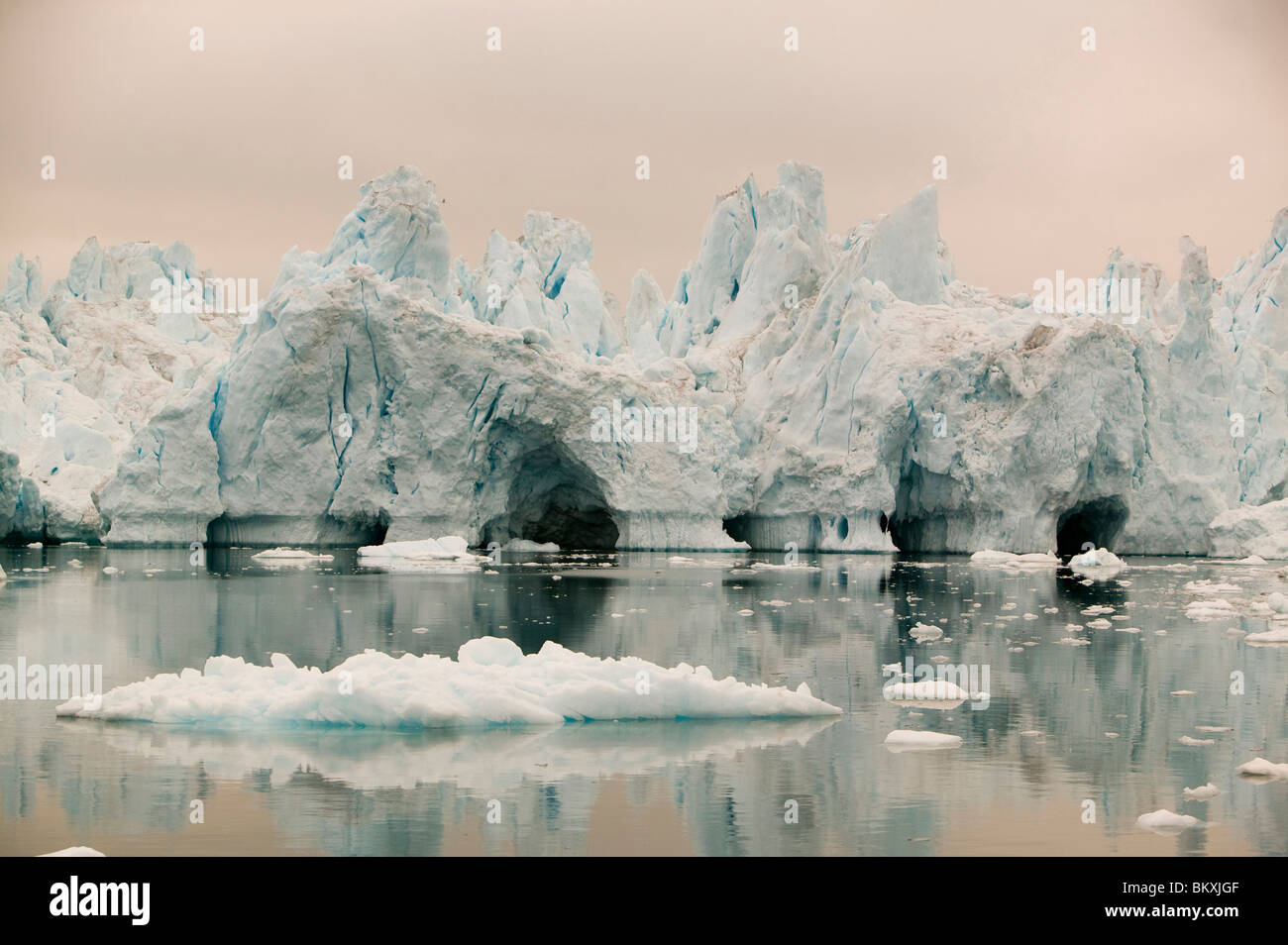 Les icebergs du glacier Jacobshavn à Ilulissat au Groenland Banque D'Images