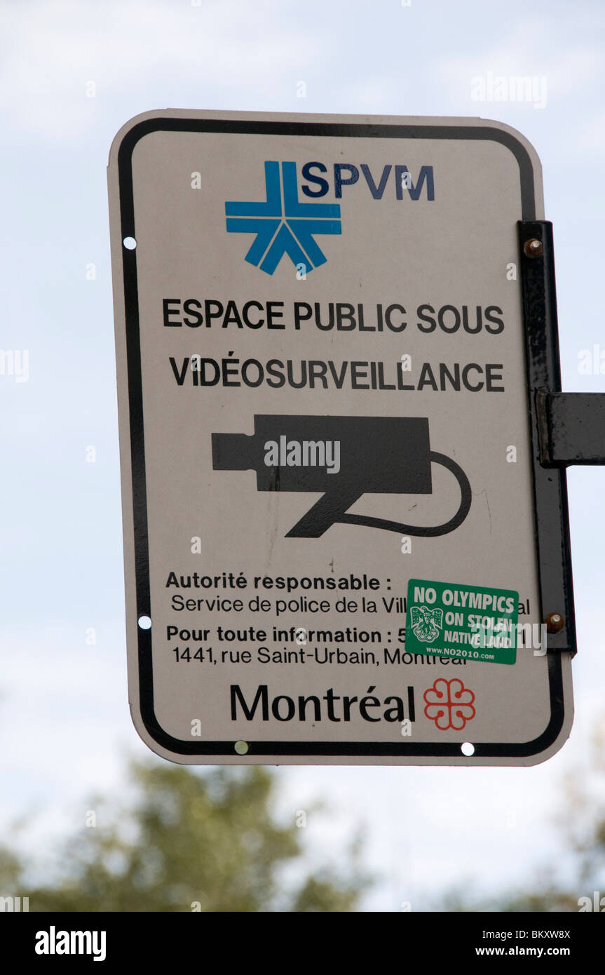 Surveillance vidéo policière sur le boulevard Saint Laurent, Montréal, Canada Banque D'Images