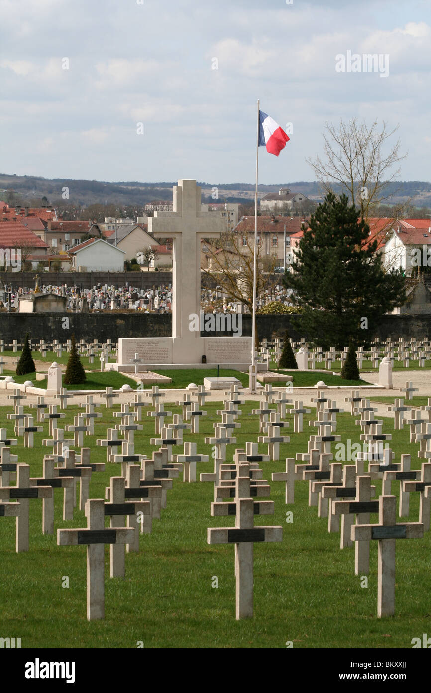 Tombes au Cimetière Français Faubourg pavée, Verdun Banque D'Images