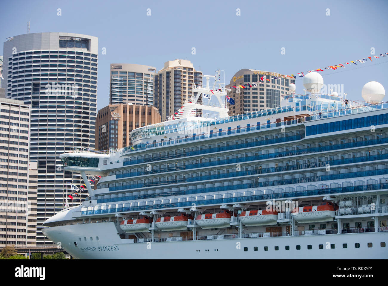 Le Diamond Princess bateau de croisière dans le port de Sydney, Australie. Banque D'Images