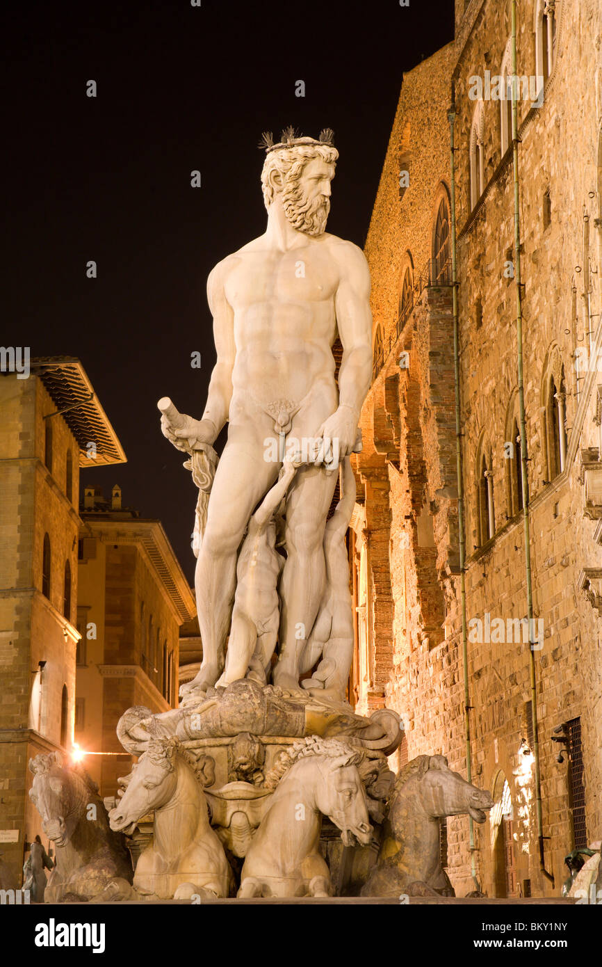 Florence - fontaine de Neptune dans la nuit de Ammannati 1575 Banque D'Images