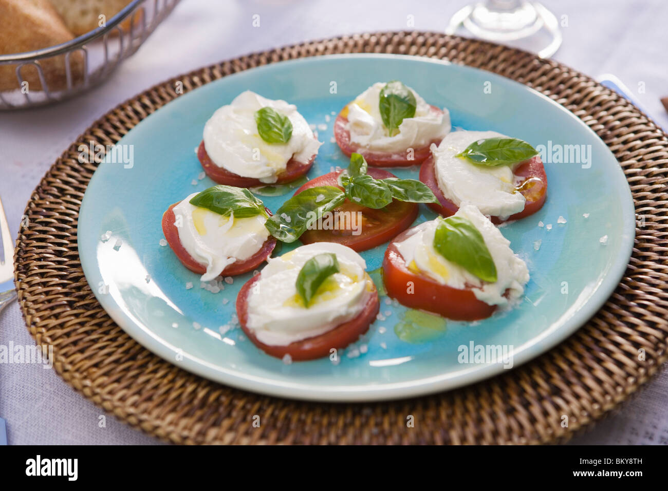 Insalata Caprese avec de la mozzarella di bufala, Cilento, Campanie, Italie Banque D'Images