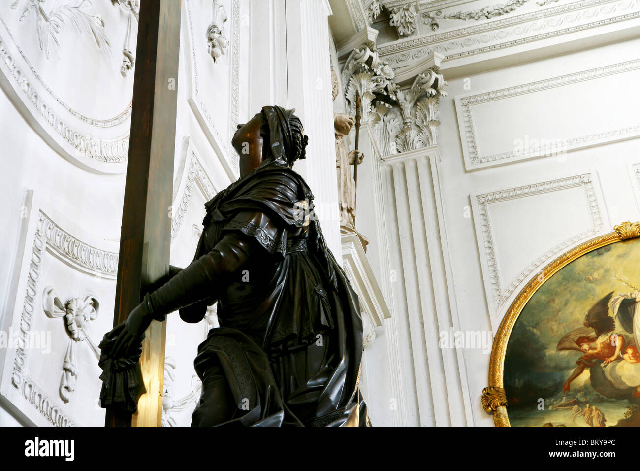 Statue, église des Jésuites de St Michel, Munich, Bavière, Allemagne Banque D'Images