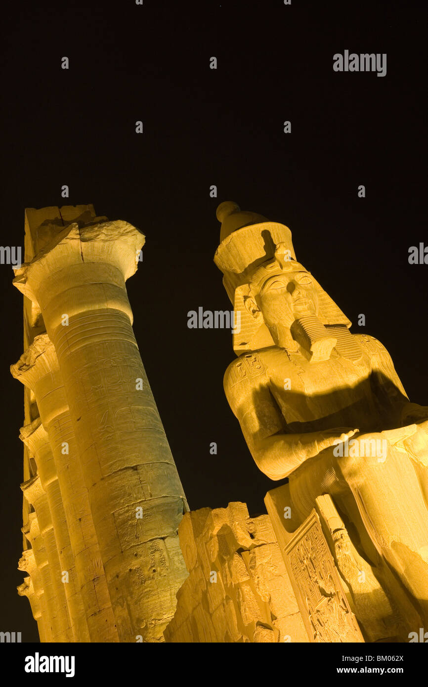 Le temple de Louxor bei nacht, Luxor, Egypte Banque D'Images