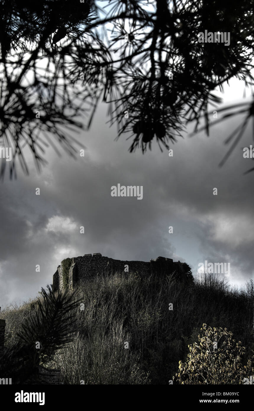 La motte castrale reste avec storm météo à Eye Suffolk Angleterre Banque D'Images